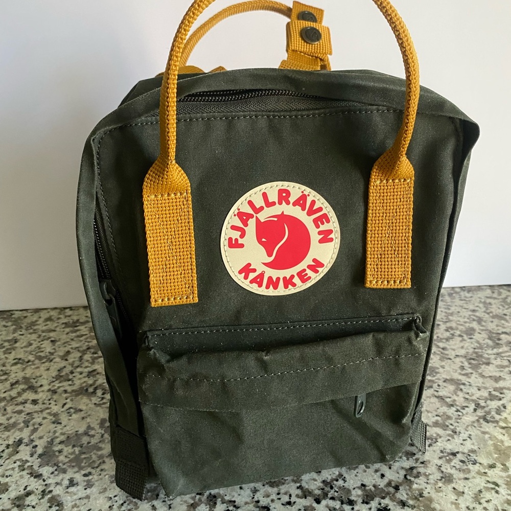 Fjallracen Kanken Mini Deep Forest Green